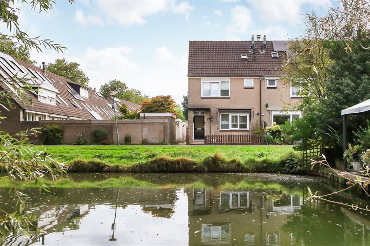 Joke Smit-erf 27 in Dordrecht foto