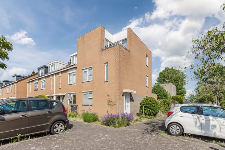 Joke Smitlaan 5 in Amstelveen foto