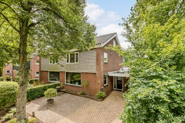 Joost Ivanghlaan 12 in Bergen (NH) foto