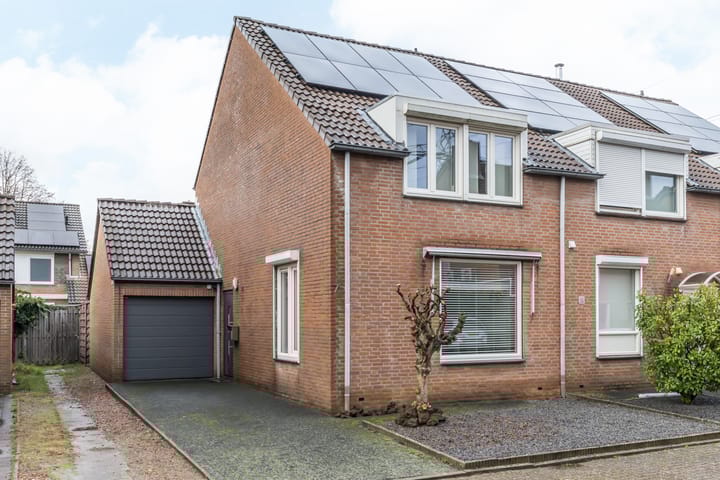 Joost van den Vondelstraat 7 in Elsloo foto