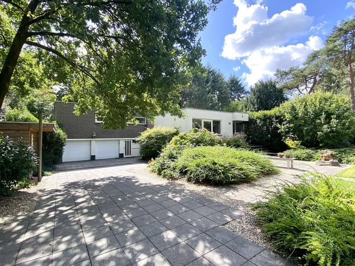 Jozef Israëlslaan 1 in Bosch en Duin foto