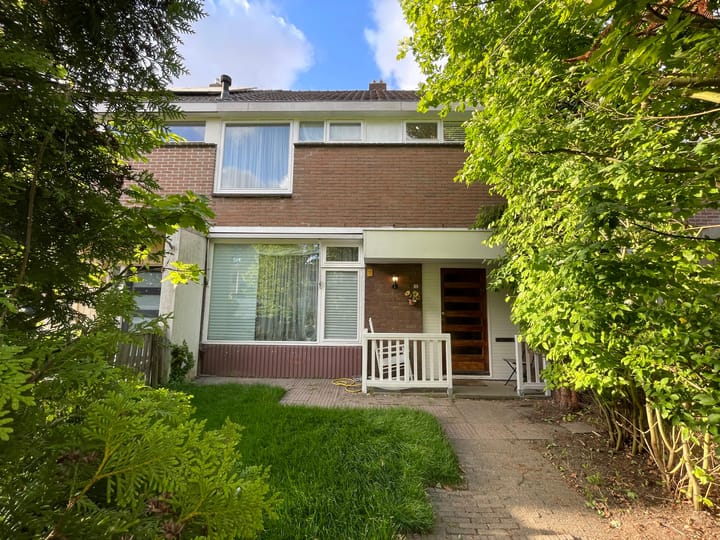 Juliana van Stolberglaan 12 in Rozenburg foto