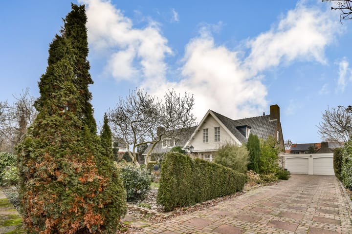 Julianasingel 6 in Hendrik-Ido-Ambacht