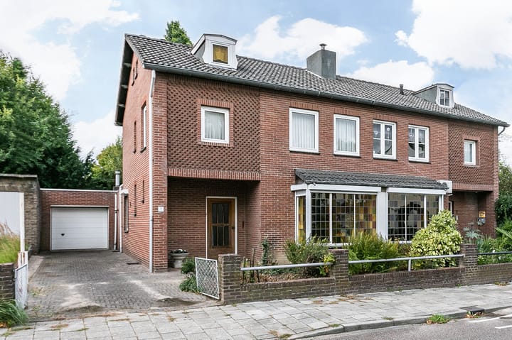 Julianastraat 4 in Hoensbroek foto