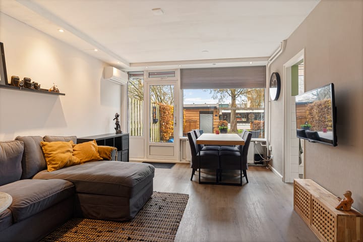 Justus van Effenlaan 34 in Waddinxveen foto