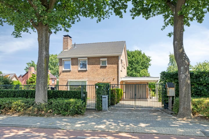 Kaaistraat 10 in St. Willebrord foto