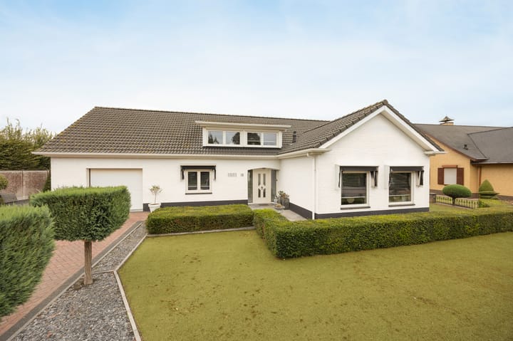 Kaaistraat 18 in St. Willebrord foto