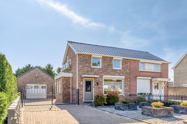 Kaaistraat 30 in St. Willebrord foto