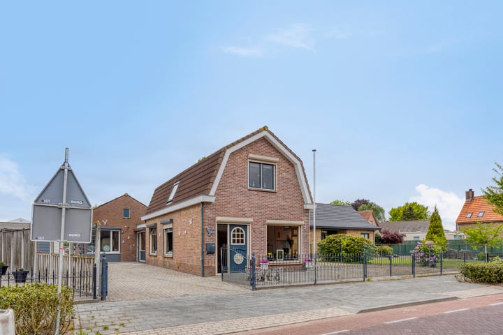 Kaaistraat 91 in St. Willebrord foto