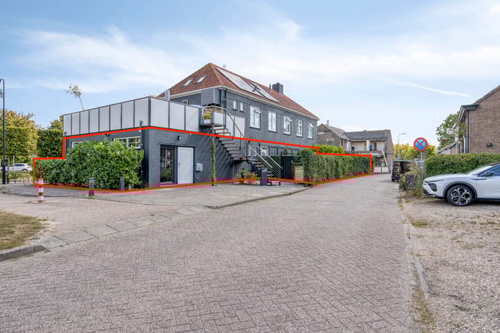 Kade 2 in Den Bommel foto