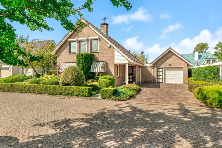 Kamperfoelie 24 in Heemskerk foto