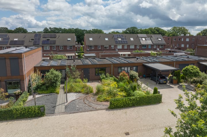 Kamperfoeliewal 26 in Emmen foto