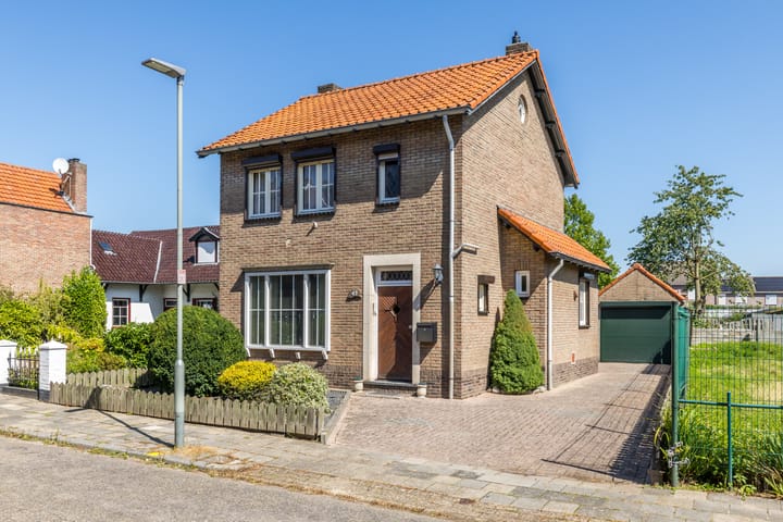 Kanunnik van Nuijsstraat 43 in Schinveld foto