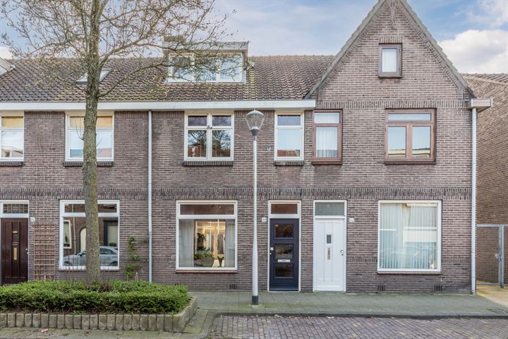 Kardinaal van Enckevoirtstraat 44 in Tilburg foto