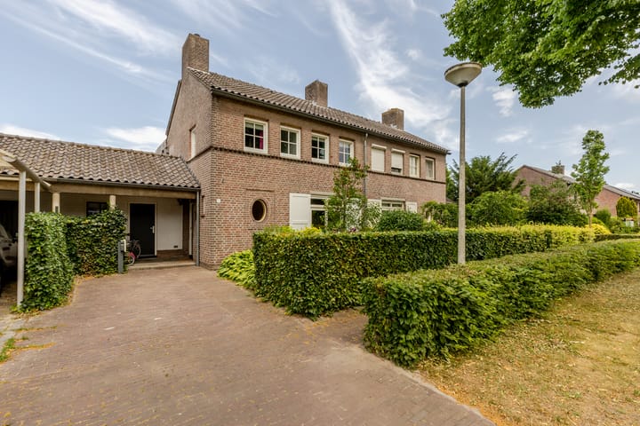 Karel Doormanlaan 16 in Oirschot foto