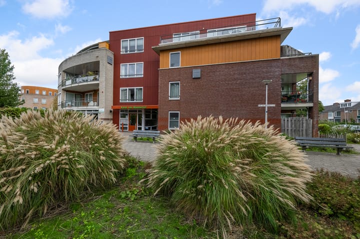 Karel van Manderhof 129 in Uithoorn foto