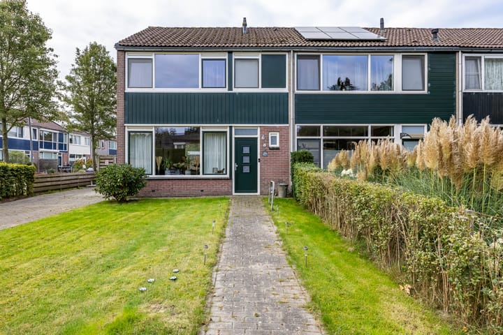 Karlingakkers 8 in Peize foto