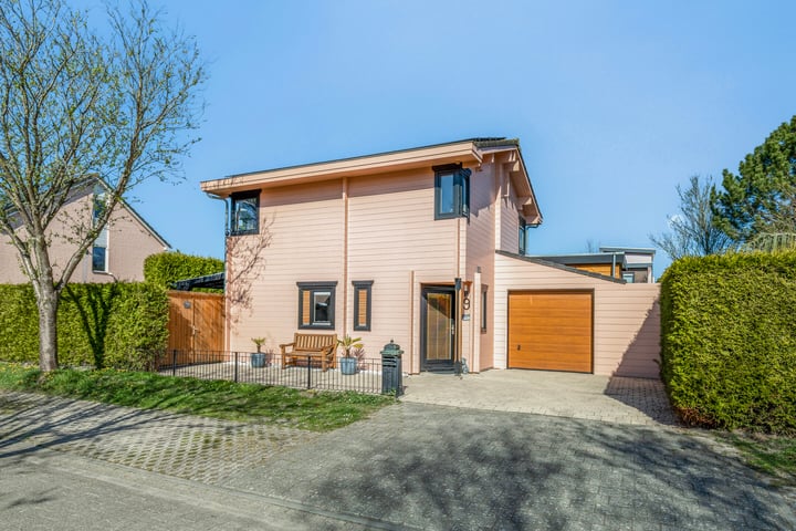 Karmijnstraat 9 in Almere foto