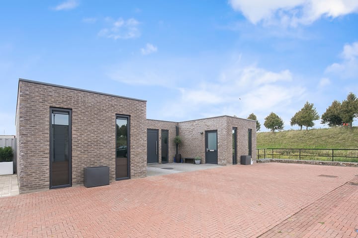 Karremansweidjes 9 in Goes foto