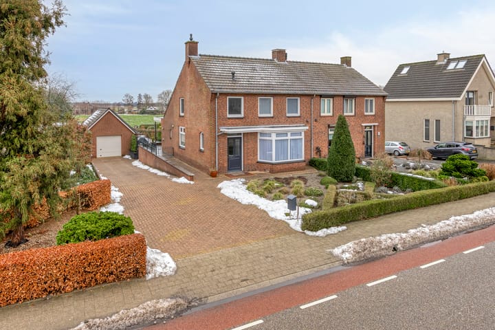 Karstraat 26 in Mill foto