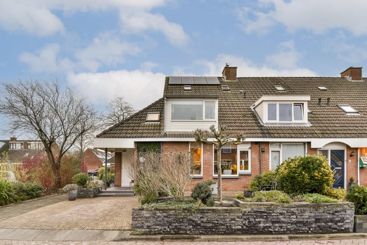 Karveel 1 in Barendrecht foto