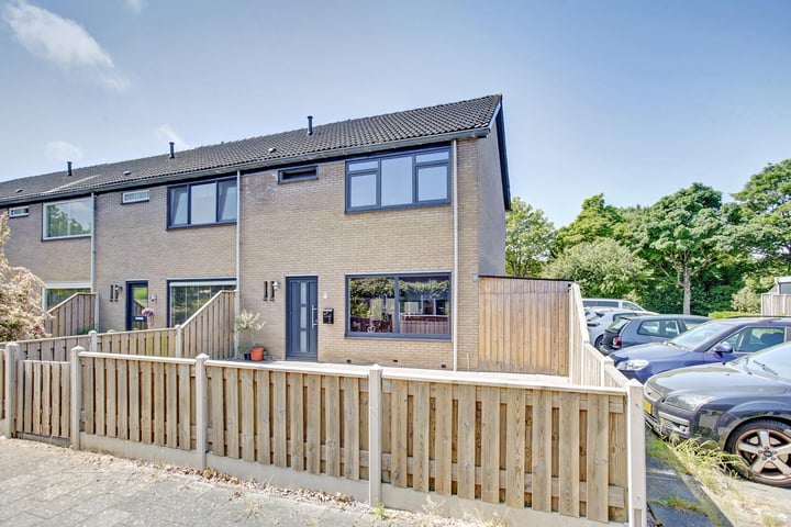 Karveel 15 87 in Lelystad foto