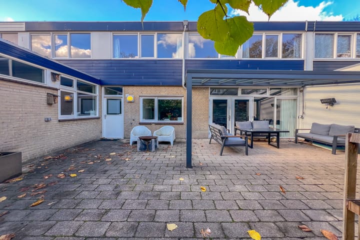 Kasteel Nemerlaerstraat 5 in Tilburg foto