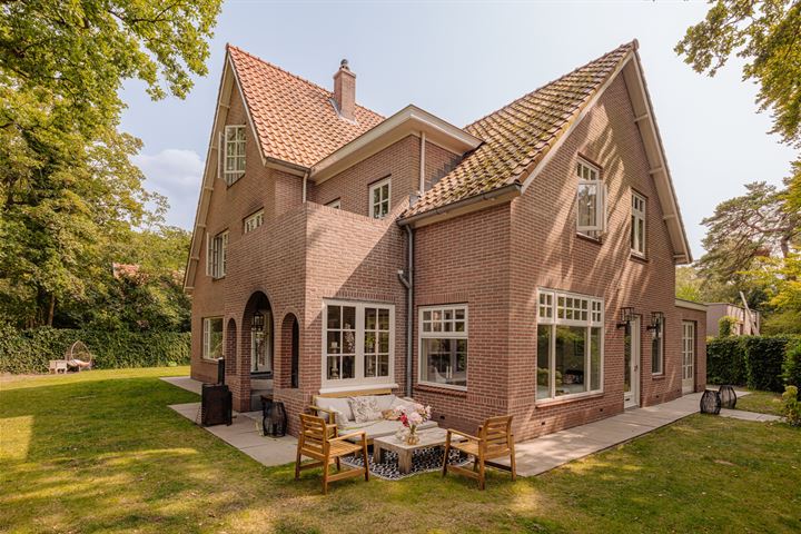 Kerkelaan 19 in Bergen (NH) foto