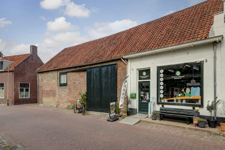 Kerkhof 28 in Zierikzee foto