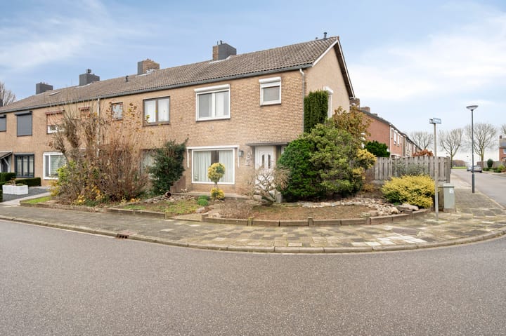 Kerkhofweg 11 in Einighausen foto