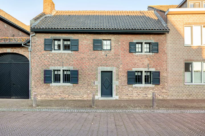 Kerkplein 14 in Eijsden foto