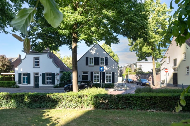 Kerkplein 24 in Oisterwijk foto