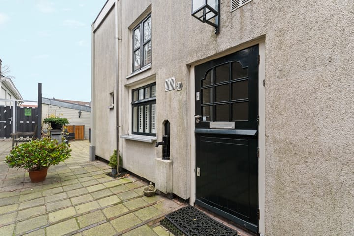 Kerkplein 30 in Abcoude foto