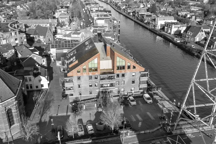 Kerkplein 30 in Boskoop foto