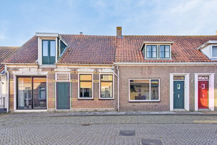 Kerkstraat 24 in Hoedekenskerke foto