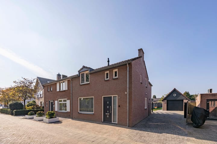Kerkstraat 28 in Berkel-Enschot foto