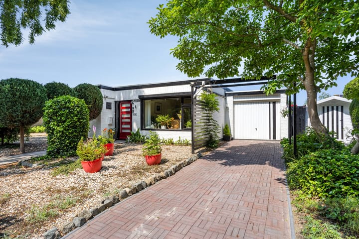 Keucheniuslaan 4 in Axel foto