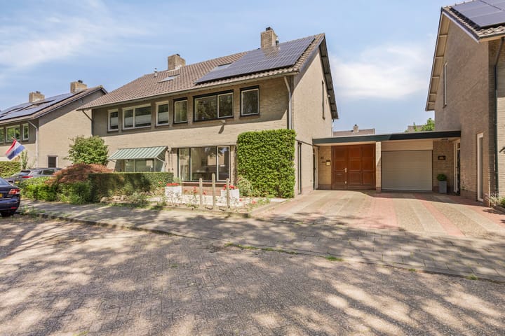 Klamperlaan 21 in Nuenen foto