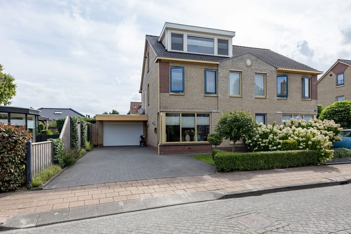 Klaproos 4 in Marum foto