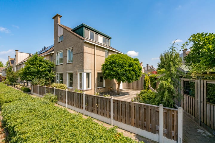 Klarenbeekstraat 25 in Almere