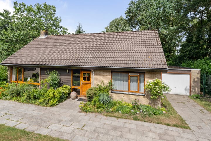 Klaroenring 99 in Etten-Leur foto