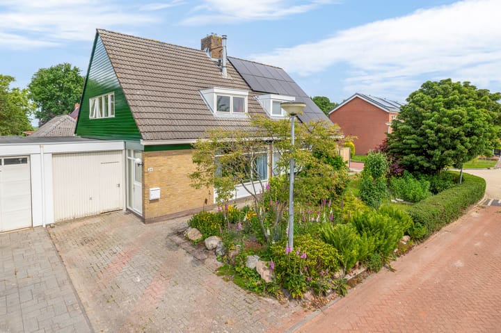 Klein Martijn 24 in Harkstede foto