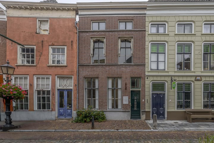Klinkerstraat 3 in Grave foto