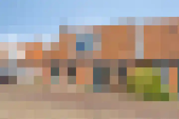 Klokstrjitte 9 Holwert