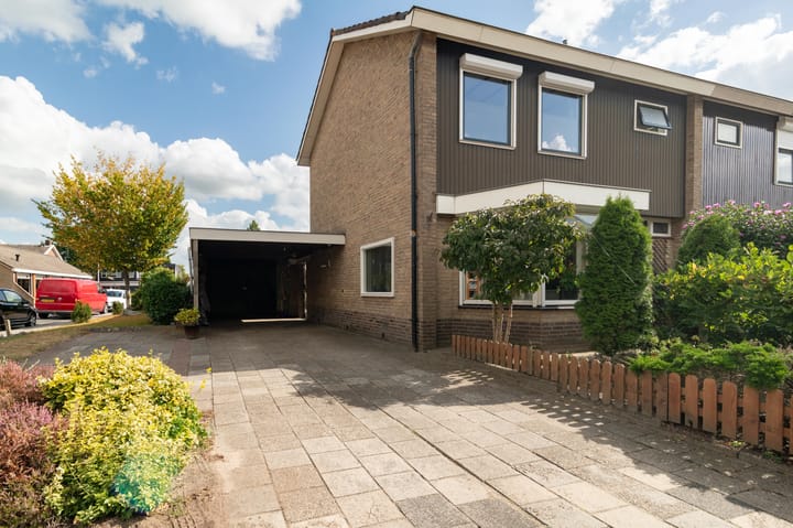 Klompstraat 20 in Heino foto