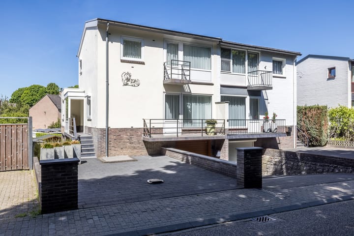 Kloosterweg 21 in Valkenburg foto