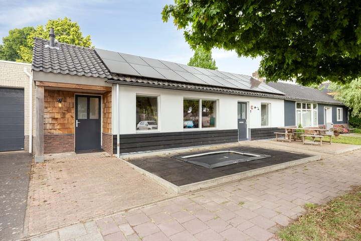 Koning Kyriëweg 12 in Veldhoven foto