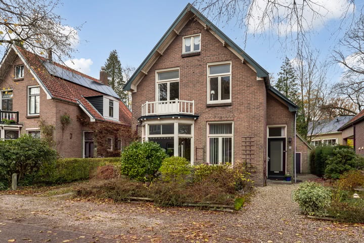 Koningin Hortenselaan 16 in Apeldoorn foto