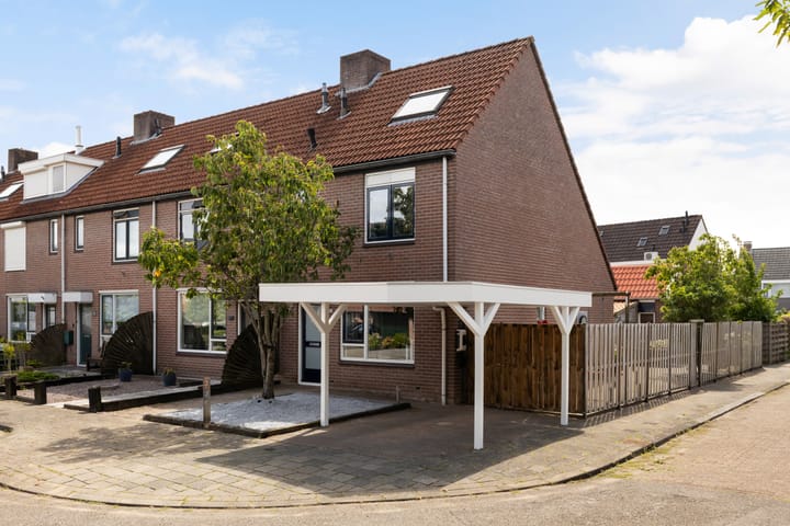 Koningin Julianastraat 101 in Beesd foto