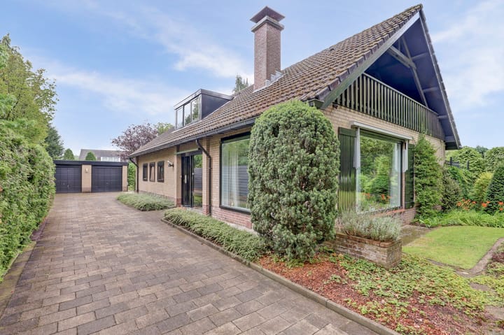 Koningin Julianaweg 10 in Schalkhaar foto